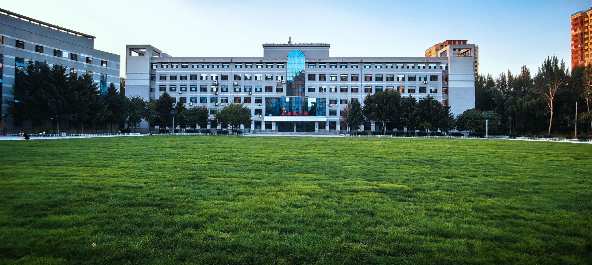 暑期改造焕新颜 提质赋能迎新生——后勤管理处扎实推进校园基础设施升级改造